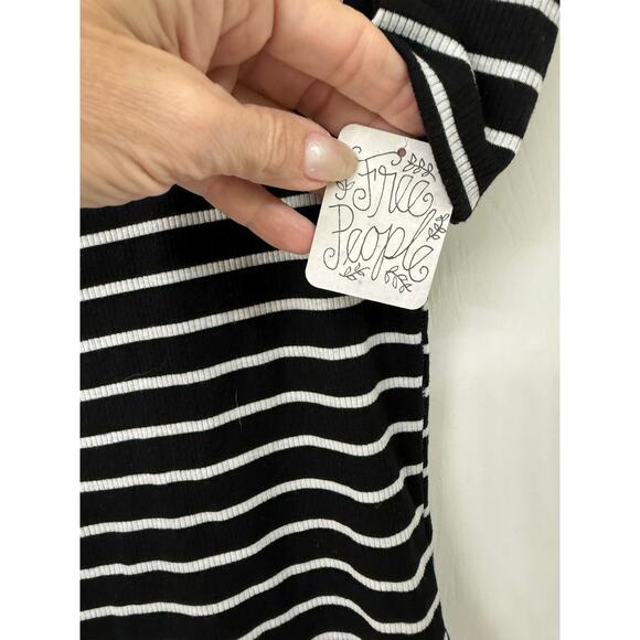 We The Free Melbourne Striped Off-The-Shoulder Rib Knit Top Black White M ($48) - Picture 4 of 5